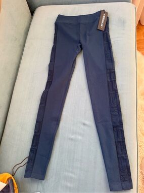 PB5 Star Navy 7/8 compression leggings